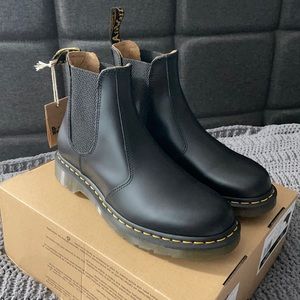 NWT Dr. Marten’s 2976 Chelsea Boot